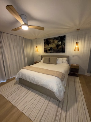 4 bedrooms, iron/ironing board, WiFi, bed sheets - Modern, Cozy Home! Minutes to Old Town/ASU! Pool! Hot Tub! Game Room! Mini Golf! (Tempe)