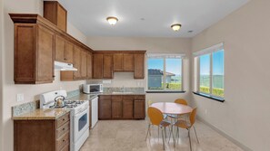 Interior - The Shandon House by Avantstay Pool + Jacuzzi + Hilltop Views Paso Wine (Shandon)