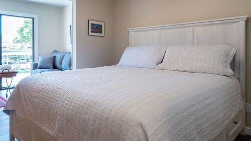 The Top Shelf by Avantstay Two Master Suites + Balconies Downtown Paso Robles Wine Country