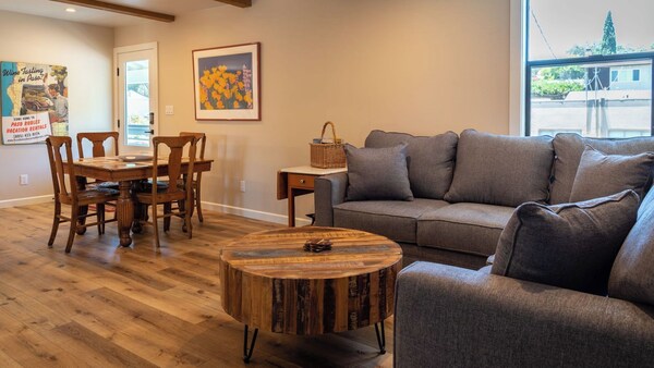 The Top Shelf By Avantstay Two Master Suites + Balconies Downtown Paso Robles Wine Country - Rava Wines, Paso Robles