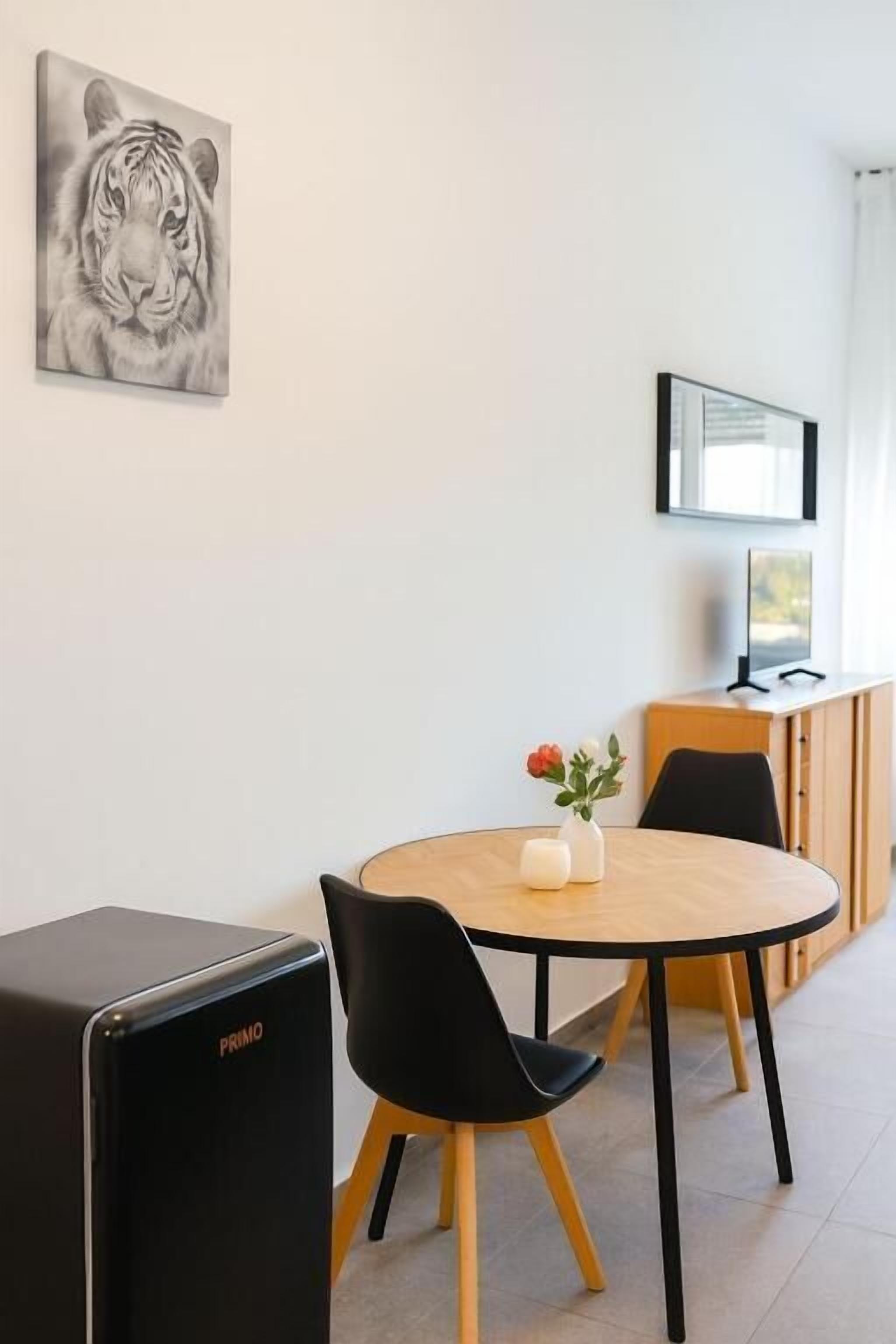 Comfort-Apartment, Stadtblick | Speisen