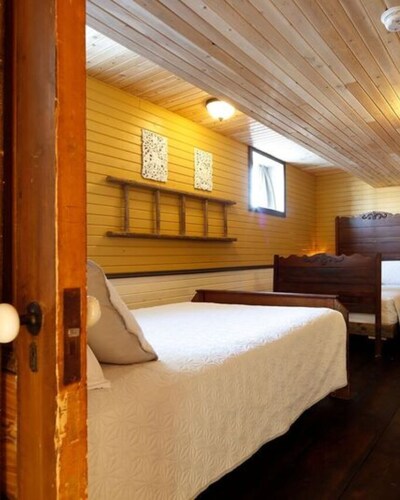 Relaxation & Billard | Jones Brook Cottage