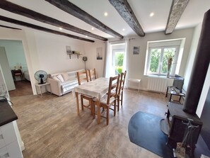 Living area - Cosy cottage • Mont‑Saint‑Michel Bay (Sougeal)