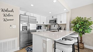 Private kitchen - Beachfront · Heated Pool · Screened Patio on Sand (Holmes Beach)