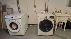 Interior - Spacious Home- 3BR+ Bonus Space - Near Birmingham (Southfield)