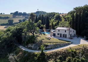 Exterior - A wonderful B&B just a stone's throw from the city, nestled in a peaceful, natural setting (Marche)