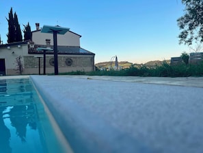 Pool - A wonderful B&B just a stone's throw from the city, nestled in a peaceful, natural setting (Marche)