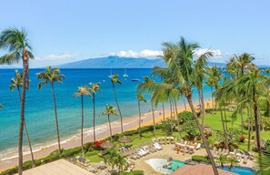 A resort with a pool, beach, and palm trees. - The Kaanapali Alii by Maui Resort Rentals (Kaanapali)