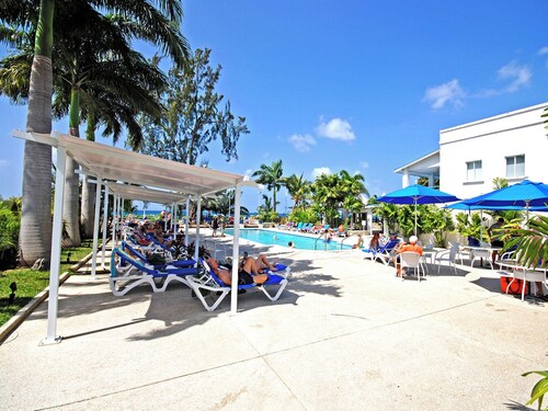 Amazing Pool and Nearby Beach - Bliss