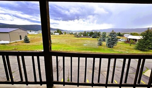Eagle Nest Inn & Apartments