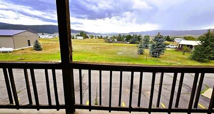 Eagle Nest Inn & Apartments