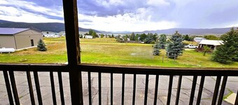 Eagle Nest Inn & Apartments