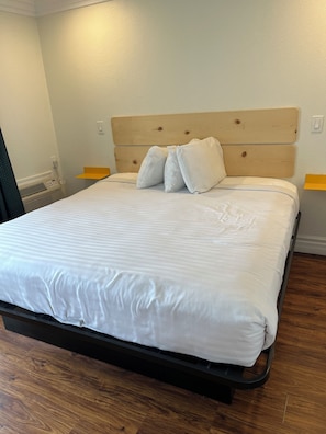 Classic Single Room | WiFi (free) - Motel 8 Soledad (Soledad)