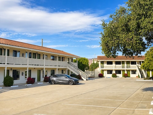 Motel 8 Soledad