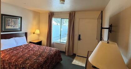 Motel 8 Soledad