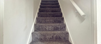 Spacious 3BR Home | Near Huddersfield Town Centre, University & M62