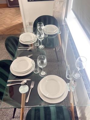 Dining - Spacious 3BR Home | Near Huddersfield Town Centre, University & M62 (Huddersfield)