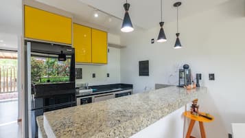 Basic Apartment | Private kitchen