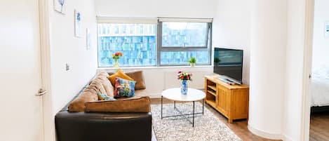 Apartment, 2 Bedrooms | Living room