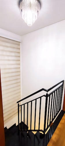 JKLL INN 1980 HOME FULL 15 min from CWB Airport / 5 min from the Botanical Garden 