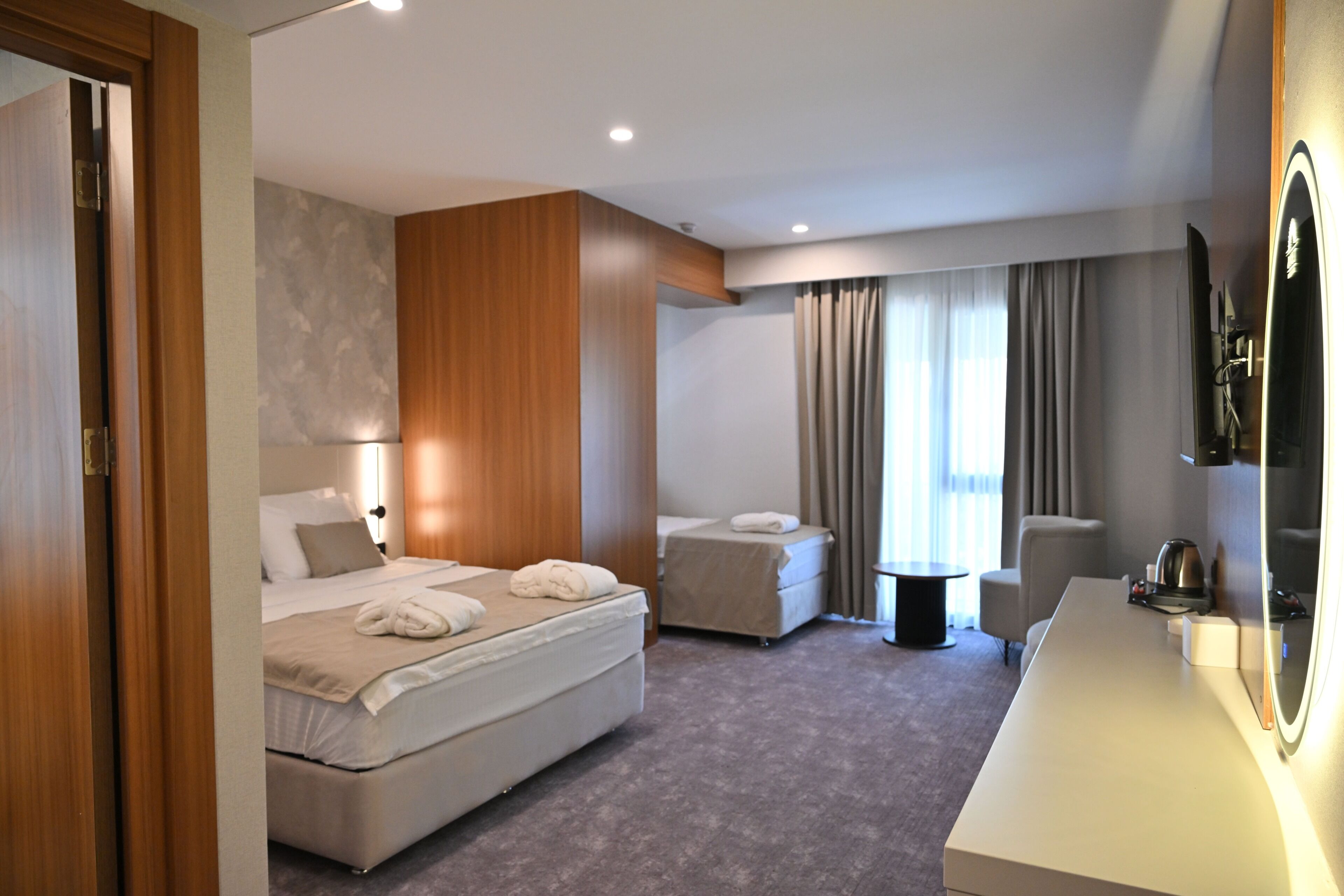In-room safe, desk, laptop workspace, soundproofing