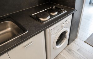Interior - Vienna  4 Guests Double Bed + Sofa Bed Kitchen Washer WiFi (Wahring)