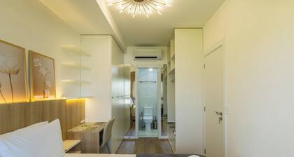 Apt w/ Barbecue and Garage in POA Air0605