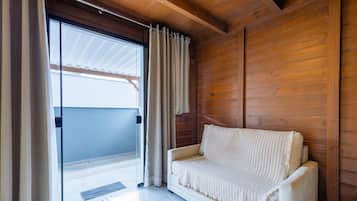 Basic Chalet | Living area
