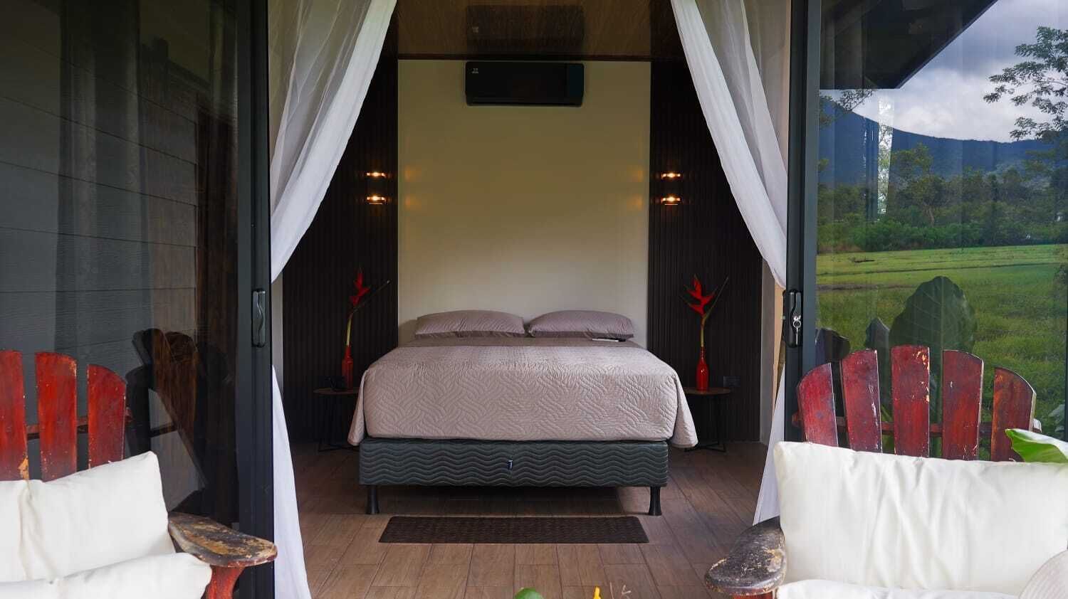 WiFi, bed sheets