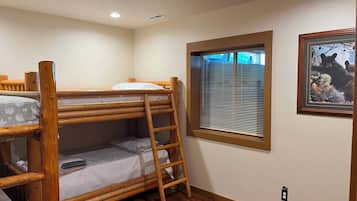 8 quartos, Wi-Fi, roupa de cama