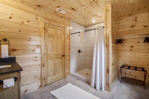 Hårtørrer, håndklæder, Sæbe, Toiletpapir
