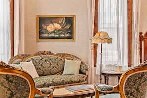 Living area - The Wildflower Hotel (Westcliffe)