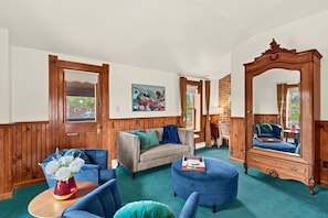 Suite estudio de lujo, balcón, vista a la montaña (The Humboldt Suite) | Wifi gratis y ropa de cama