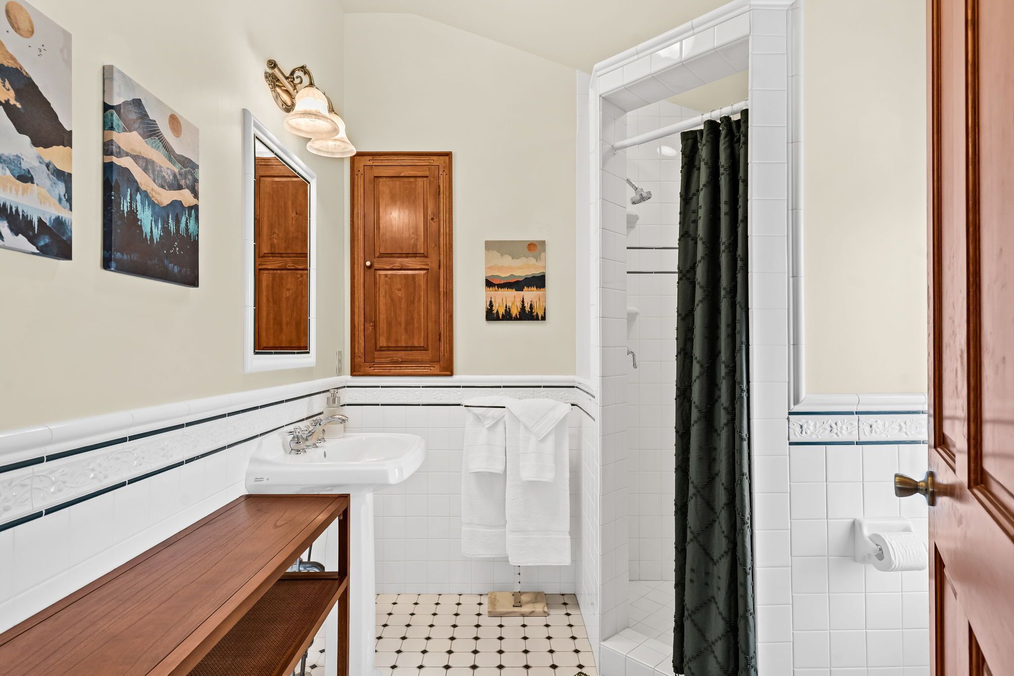 Suite estudio de lujo, balcón, vista a la montaña (The Humboldt Suite) | Baño | Toallas, jabón, shampoo, papel de baño 