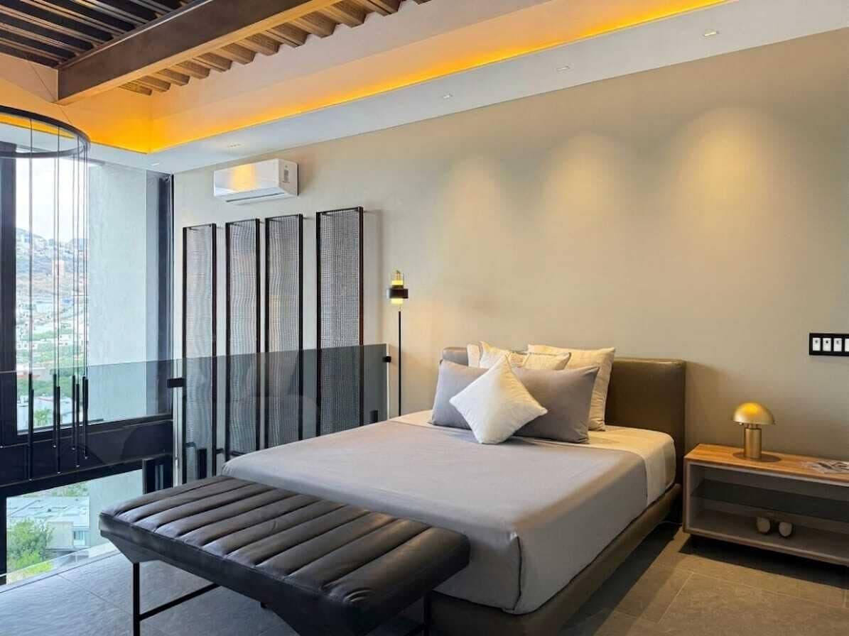 Luxe maisonnette, uitzicht op de stad | Een bureau, gratis wifi