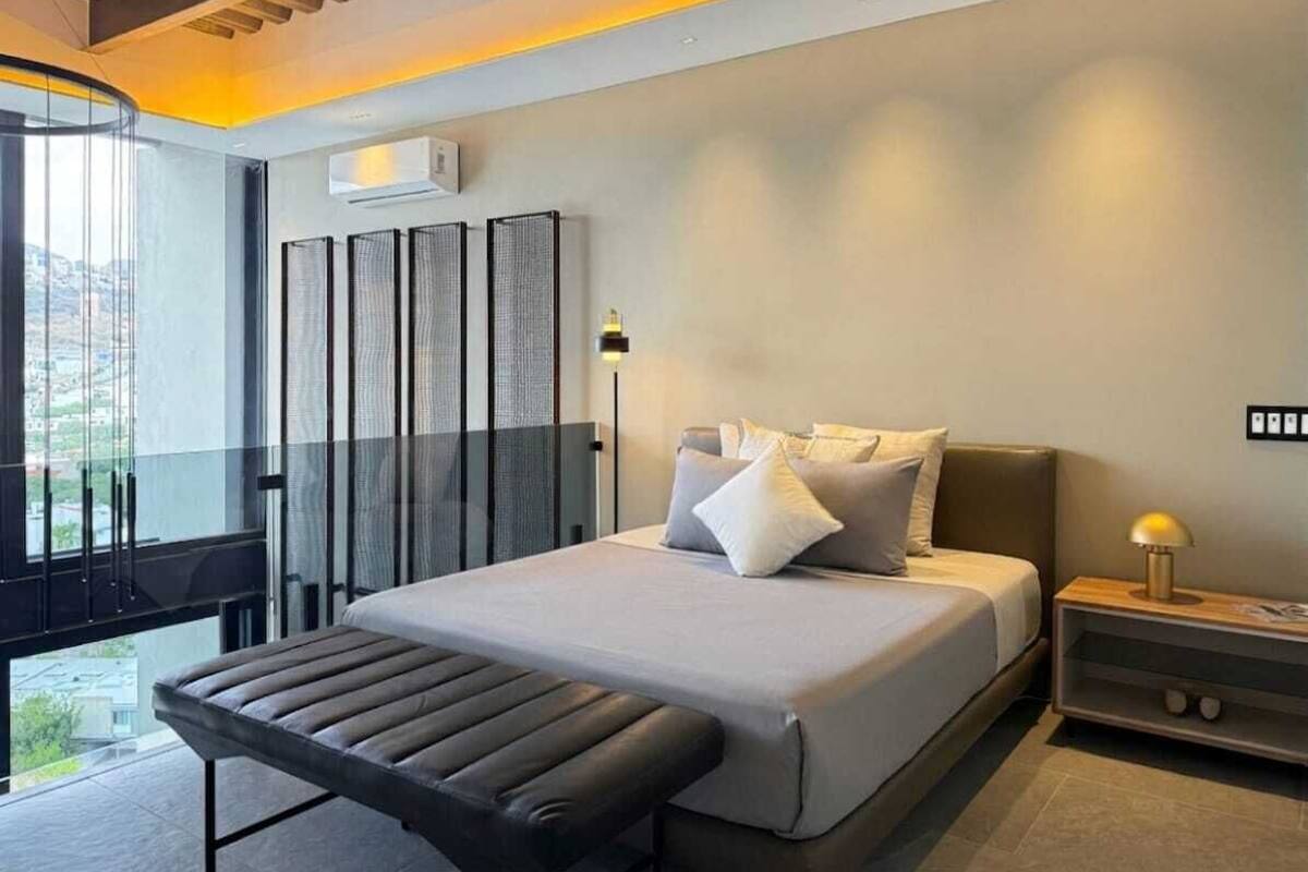 Luxury Duplex, City View