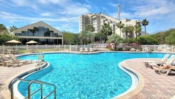 Piscina interna, piscina externa