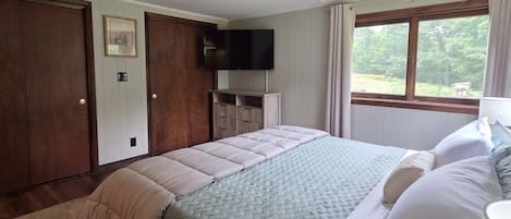 2 habitaciones, escritorio, tabla de planchar con plancha y wifi gratis
