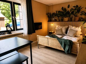 Free WiFi, bed sheets - Vrbo Property (Schneverdingen)
