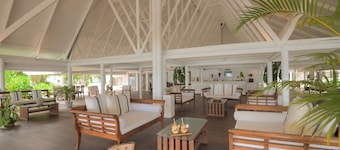 Diamonds Athuruga Maldives Resort and SPA