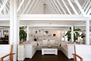Lobby - Diamonds Athuruga Maldives Resort and SPA (Athuruga Island)