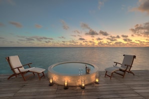 Pool - Diamonds Athuruga Maldives Resort and SPA (Athuruga Island)