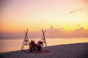 Beach - Diamonds Athuruga Maldives Resort and SPA (Athuruga Island)