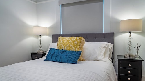Bella Villa - Vine Cottages by Avantstay Hot Tub + Firepit + Bocce Downtown Paso Robles