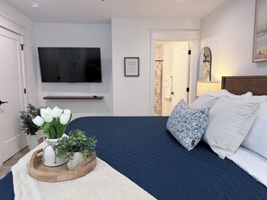 3 habitaciones, tabla de planchar con plancha, wifi y ropa de cama 