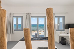 Suite superior, vistas al mar | Caja fuerte, cortinas opacas, sistema de insonorización