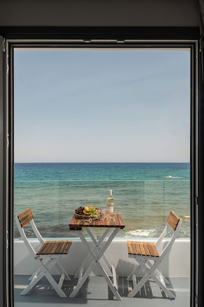 Deluxe Suite, Sea View | Dining - Votsala Suites (Naxos)