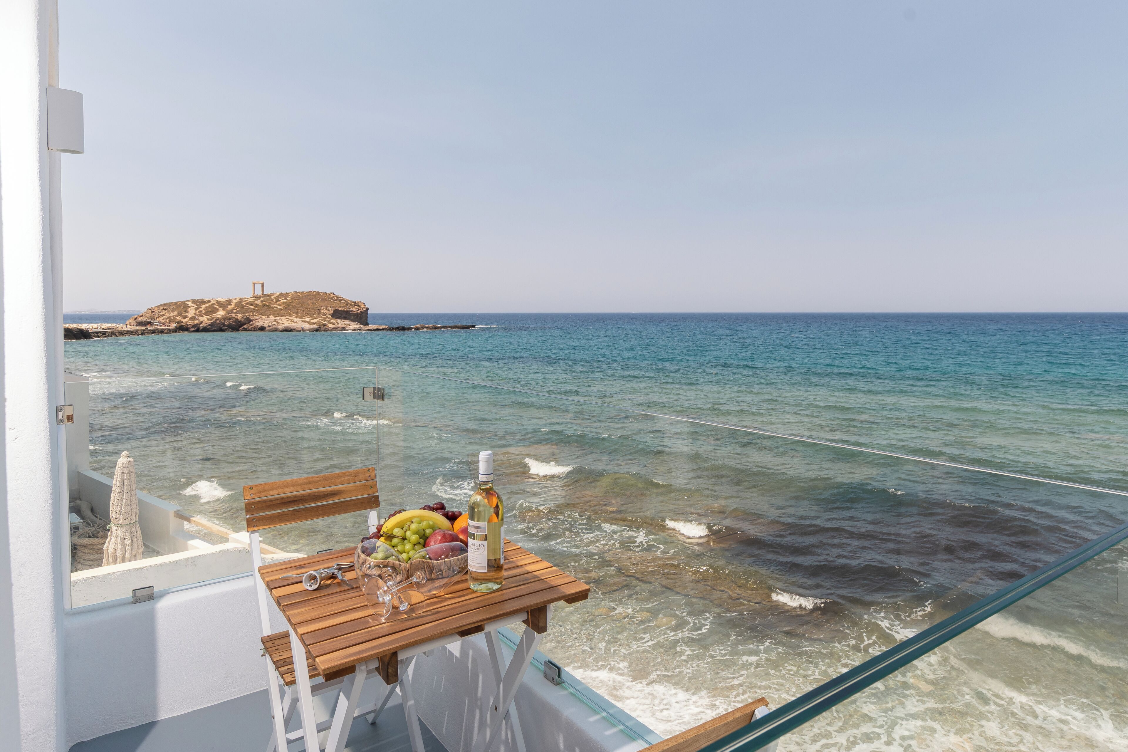 Deluxe Suite, Sea View | Outdoor dining