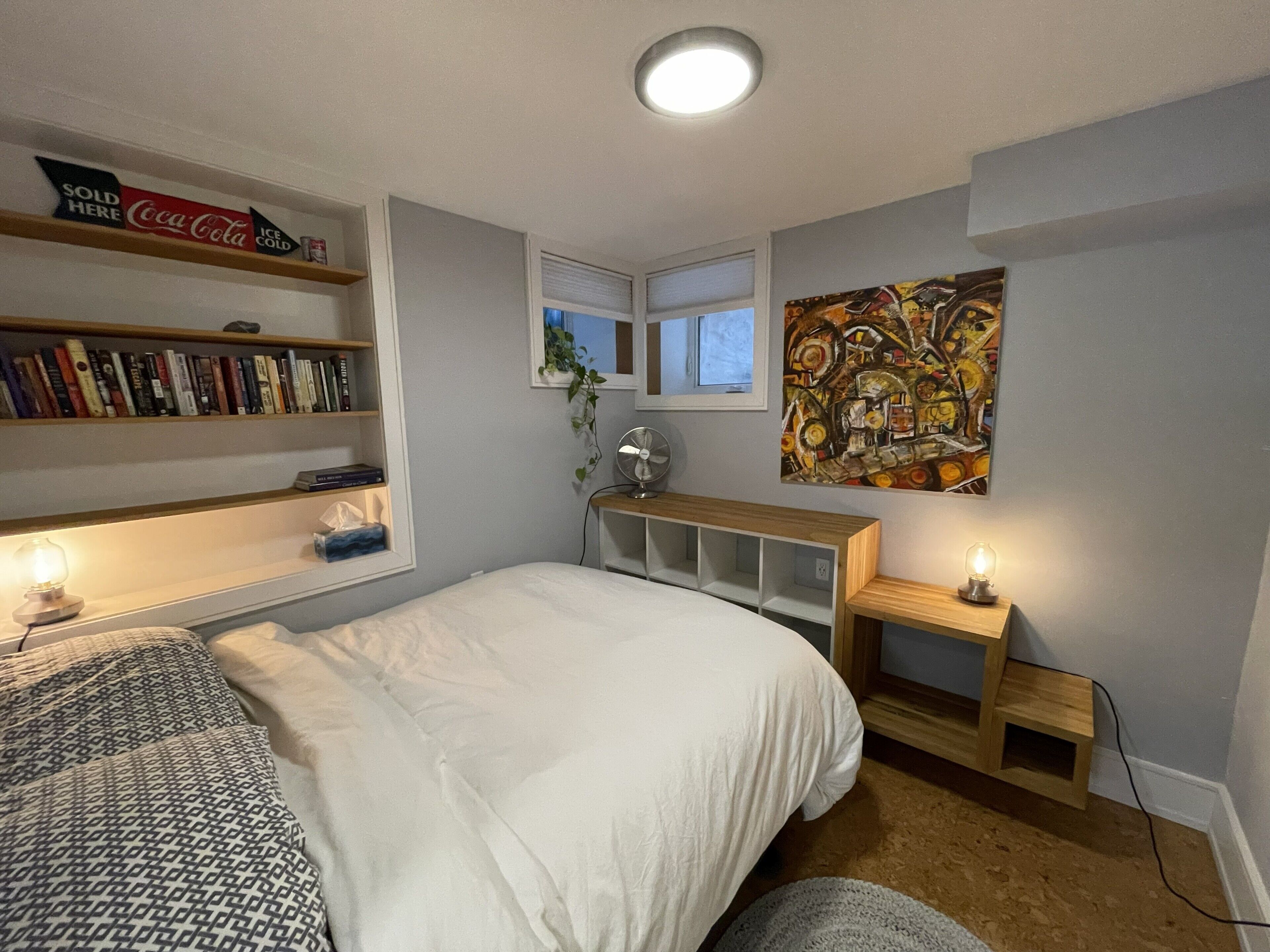 Iron/ironing board, WiFi, bed sheets