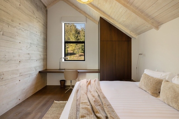 noa-by-the-lake-5-bed-gallery-17